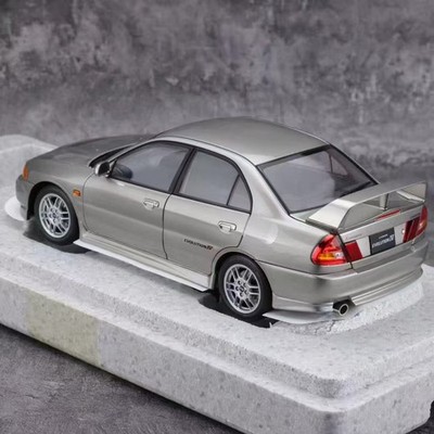 1:18 Mitsubishi Lancer Evolution IVミニカー 1/18 Motorhelix Mitsubishi Lancer Evo Evolution IV (White) Diecast