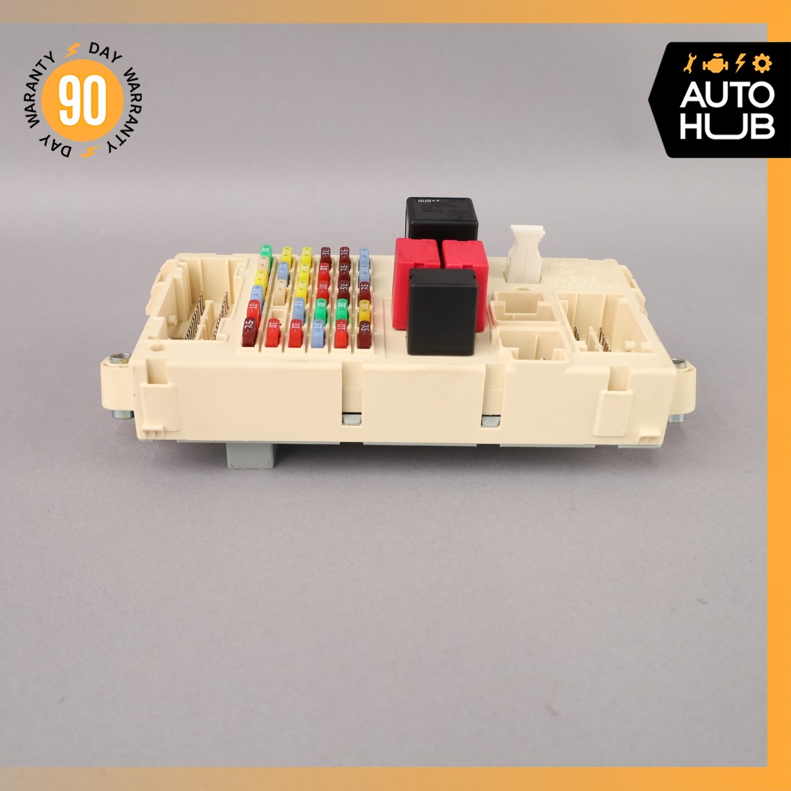 Maserati Quattroporte 2003-2019 Front Fuse box