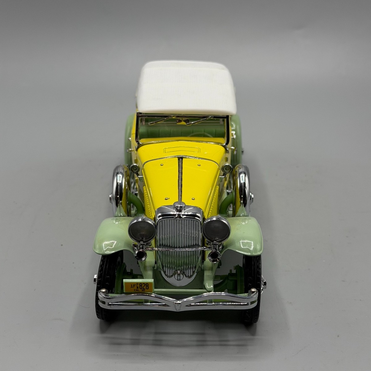 Franklin Mint 1930 Duesenberg J Derham Tourster Yellow Green 1/24