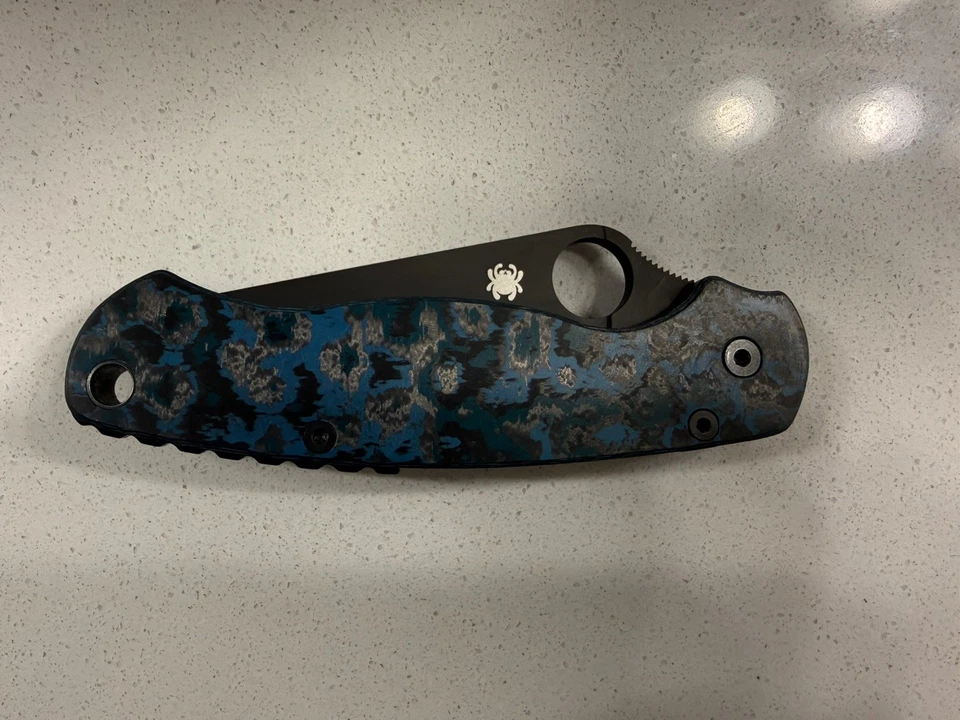 Spyderco Paramilitary 2 定制碳纤维秤。 S45VN 二手 无盒 — 第 3/4 张图片