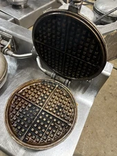 Wells Double Waffle Maker 110v 