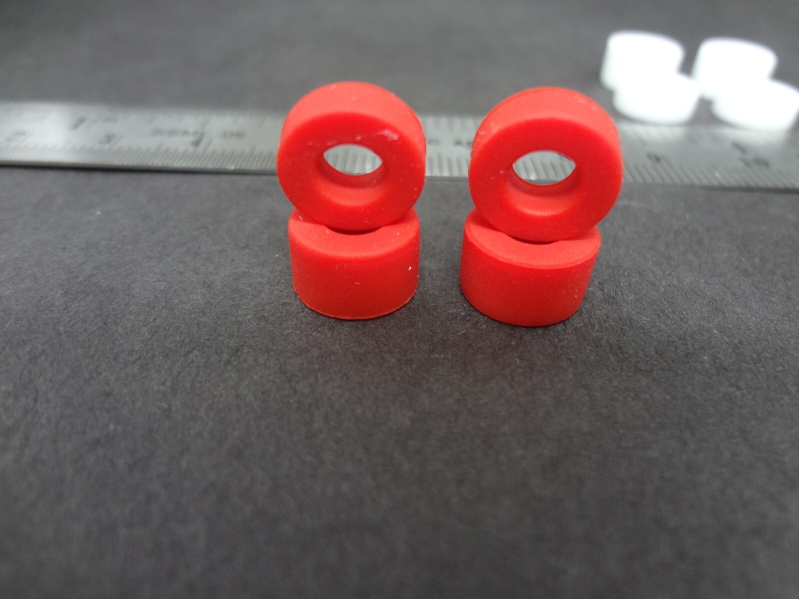 HO Scale 12 Colored Silicone Slot Car Tires 3 sets of 4 AW Thunder Jet