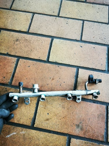 Mercedes-Benz A150 A200 W169 Kraftstoffleiste Einspritzleiste A2660700395