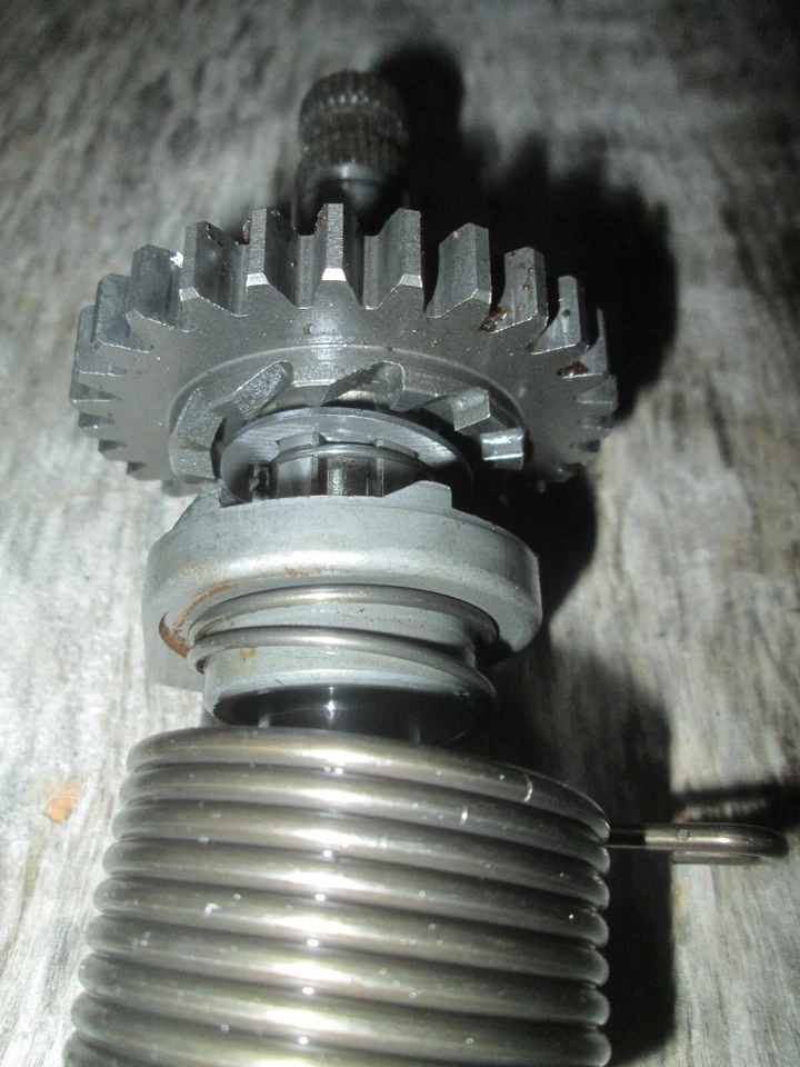 Suzuki DS100 / DS125 / TS100 kick start shaft Assembly 26211-48000 / 26240-48001 - Image 3 of 4