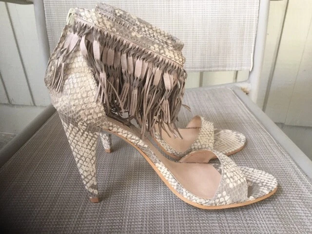 H by HALSTON Snake Leather Fringe Ankle Cuff Open Toe Heels Sandals Sz 8 EUC - Изображение 3 из 4