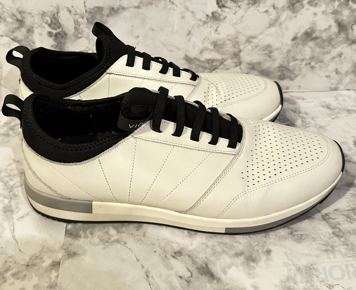 vionic trent sneaker