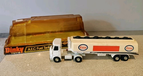 VINTAGE DINKY TOYS 945  AEC Fuel Tanker (Lucas) Excellent In Original Box 1977