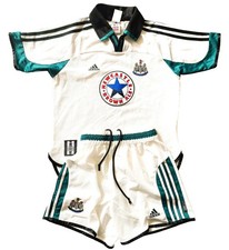 Vintage Newcastle Away Shirt 1999 and Shorts Adidas (very good) Youths 152