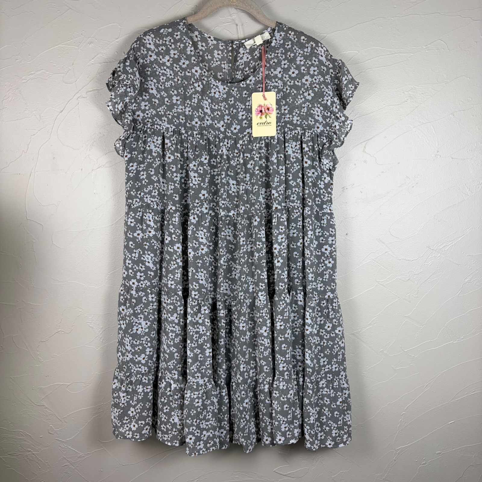NWT Entro Womens Grey Floral Dress Tiered Babydoll Flutter Sleeve Boho Size M