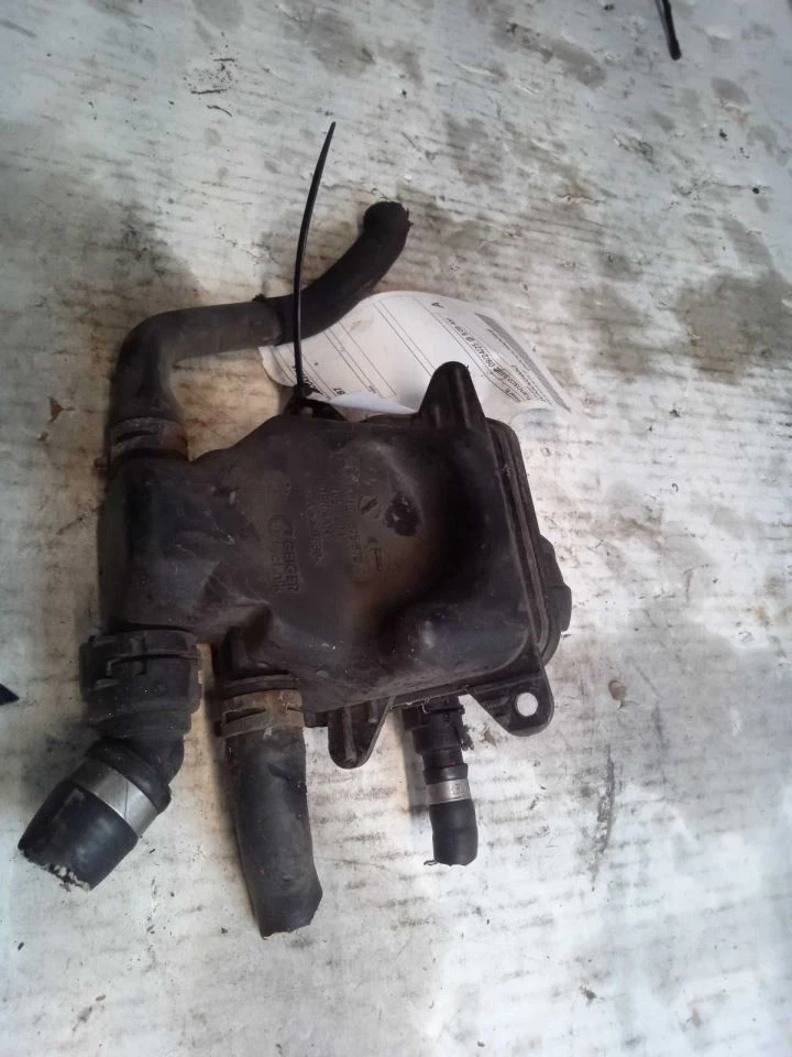 Coolant Reservoir Engine Fits 09-12 BMW 750i 543525 - Изображение 2 из 4