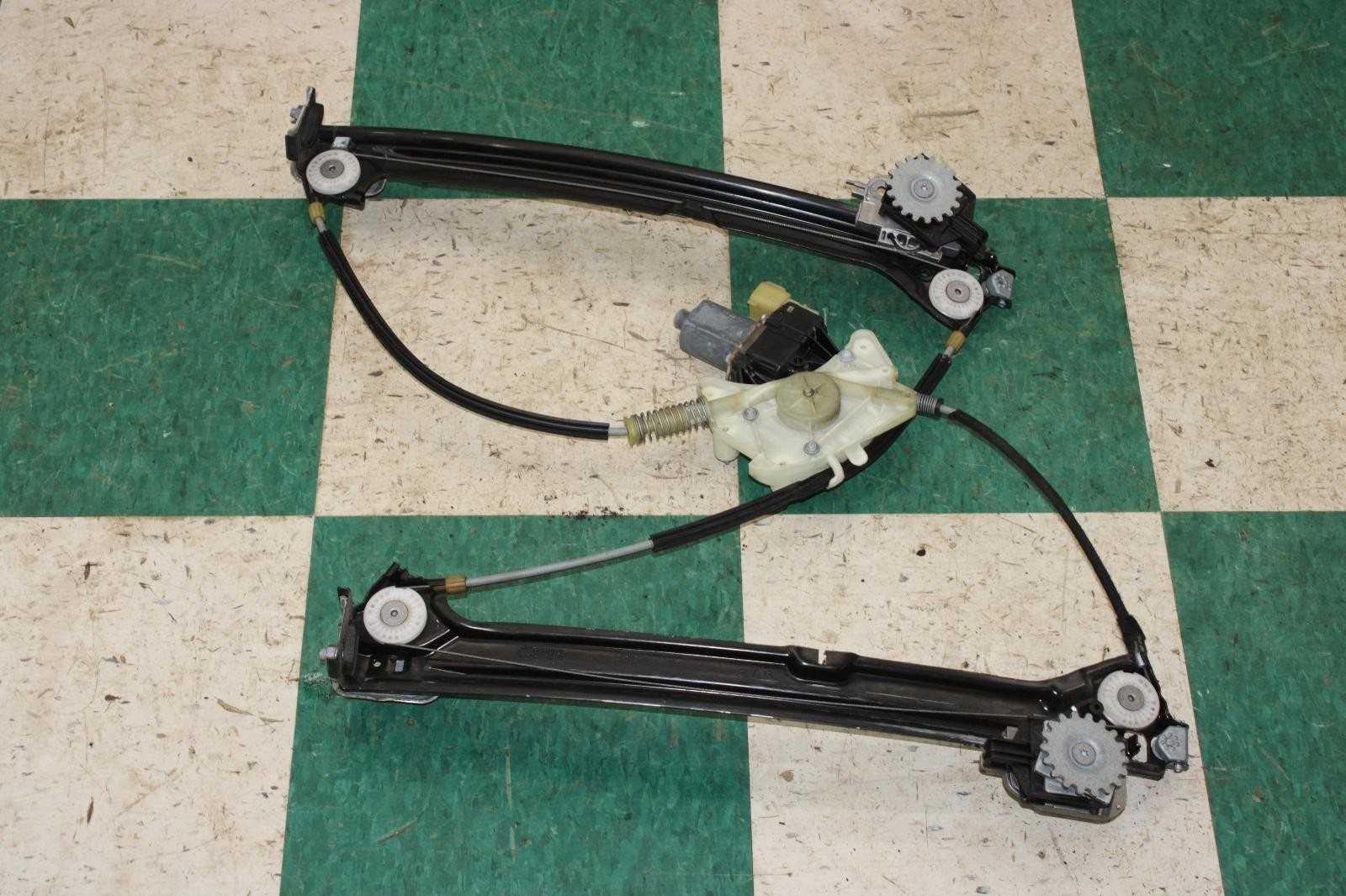 Maserati Ghibli 2014-2022 Front Left Window regulator