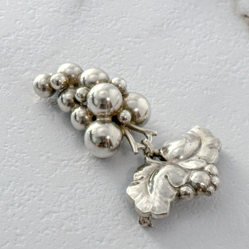 Georg Jensen 217 B Brooch Grape Silver - Picture 2 of 9