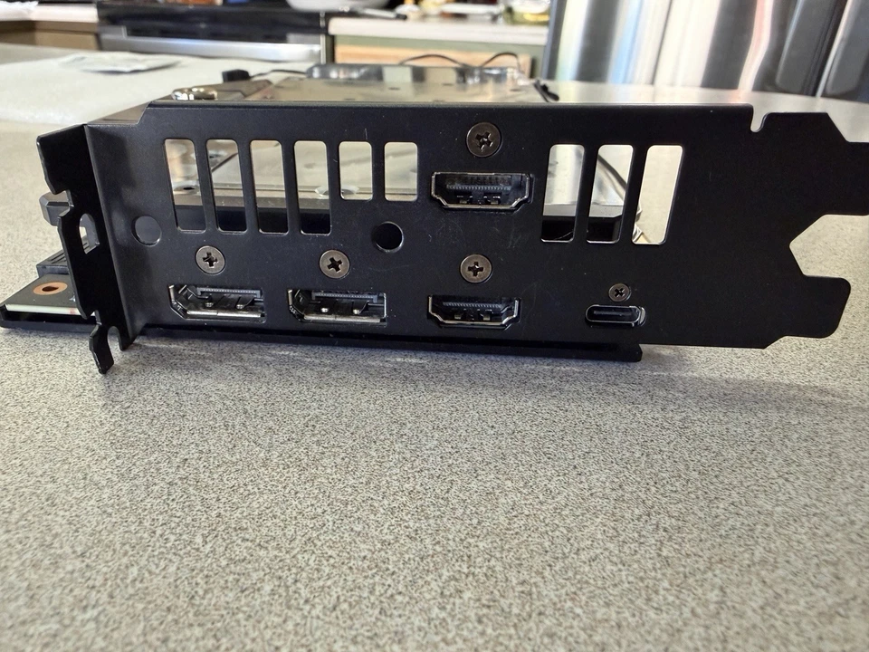 ASUS ROG Strix NVIDIA GeForce RTX 2080 TI OC With EKWB Water cooler - Image 3 of 4