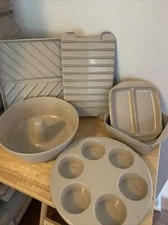 7 Pieces Vintage Anchor Hocking Microware Dutch Bacon Muffin Bunt 1 Versatility