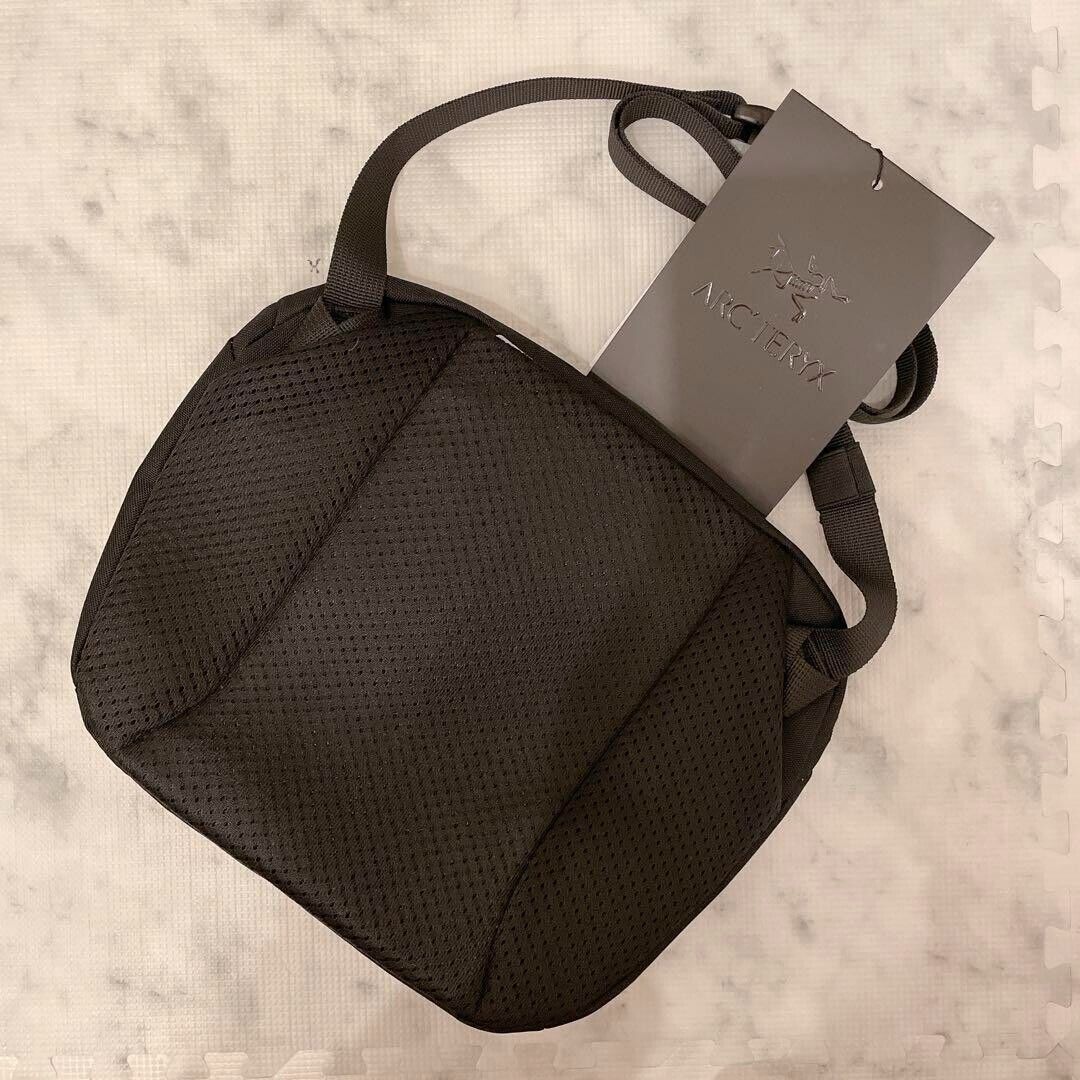 Arcteryx Mantis 2 Waistpack Black Tan Shoulder Bag Crossbody Arcteryx Mantis 2 Waistpack Black Tan Shoulder Bag Crossbody