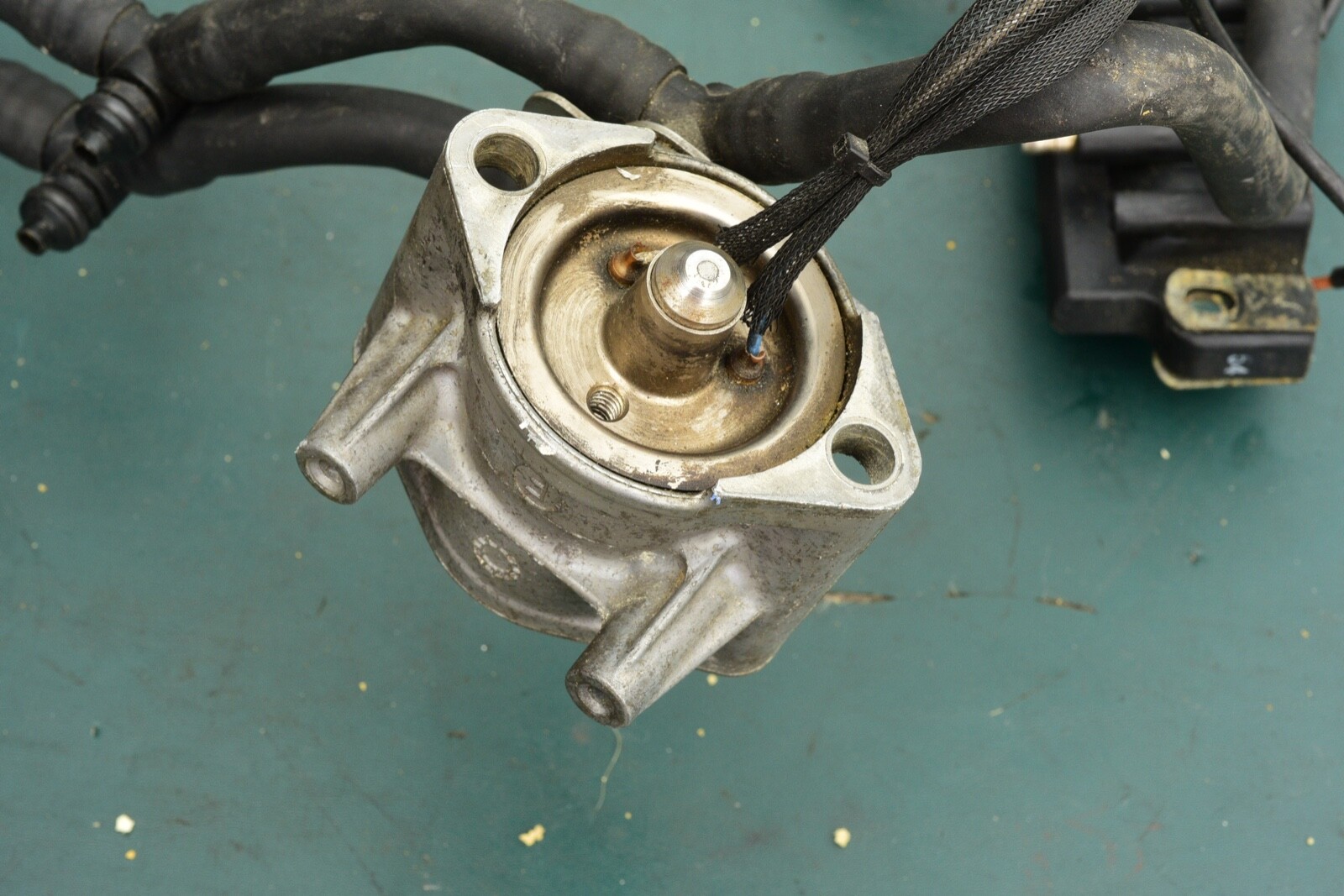 28329+Evinrude+225+ETEC+Fuel+Injectors+and+Coils+5005863 for sale