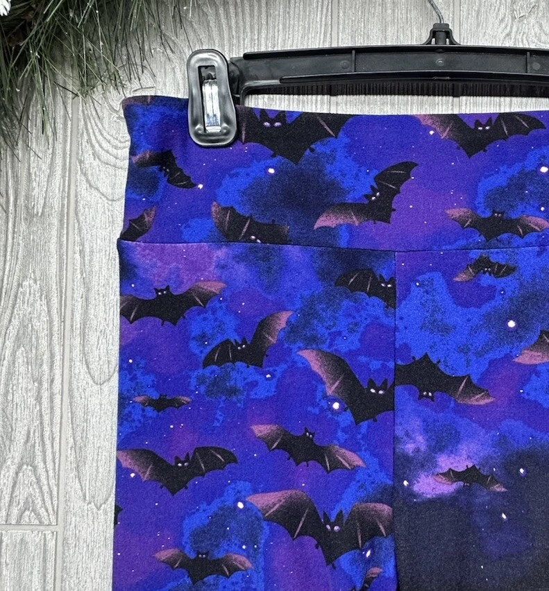 Leggings Espeluznantes No Boundaries Medianos 7-9 Juniors Negros Púrpura Murciélagos Por Todas Partes Foto 4 de 4