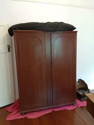 Red Cedar Wardrobe Vintage Timber Solid Good Condition