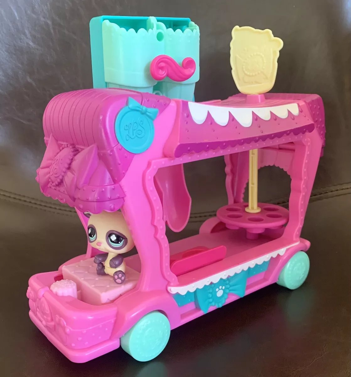 LPS Littlest Pet Shop Sweet Delights Treat Ice Cream Truck with