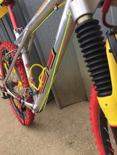 Alloggiamento cavo giallo retrò anni 90 mtb. Hans NO WAY Rey GT Zaskar LE