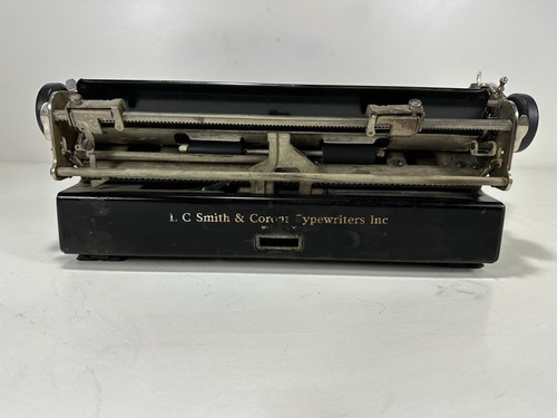 L.C. Smith Corona 1938 Standard 2C Portable Floating Shift Typewriter - Picture 5 of 7