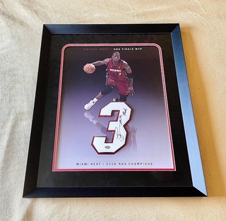 Dwyane Wade "FLASH" 2006 NBA Finals Signed Auto FRAMED 22x26 Mounted Memories