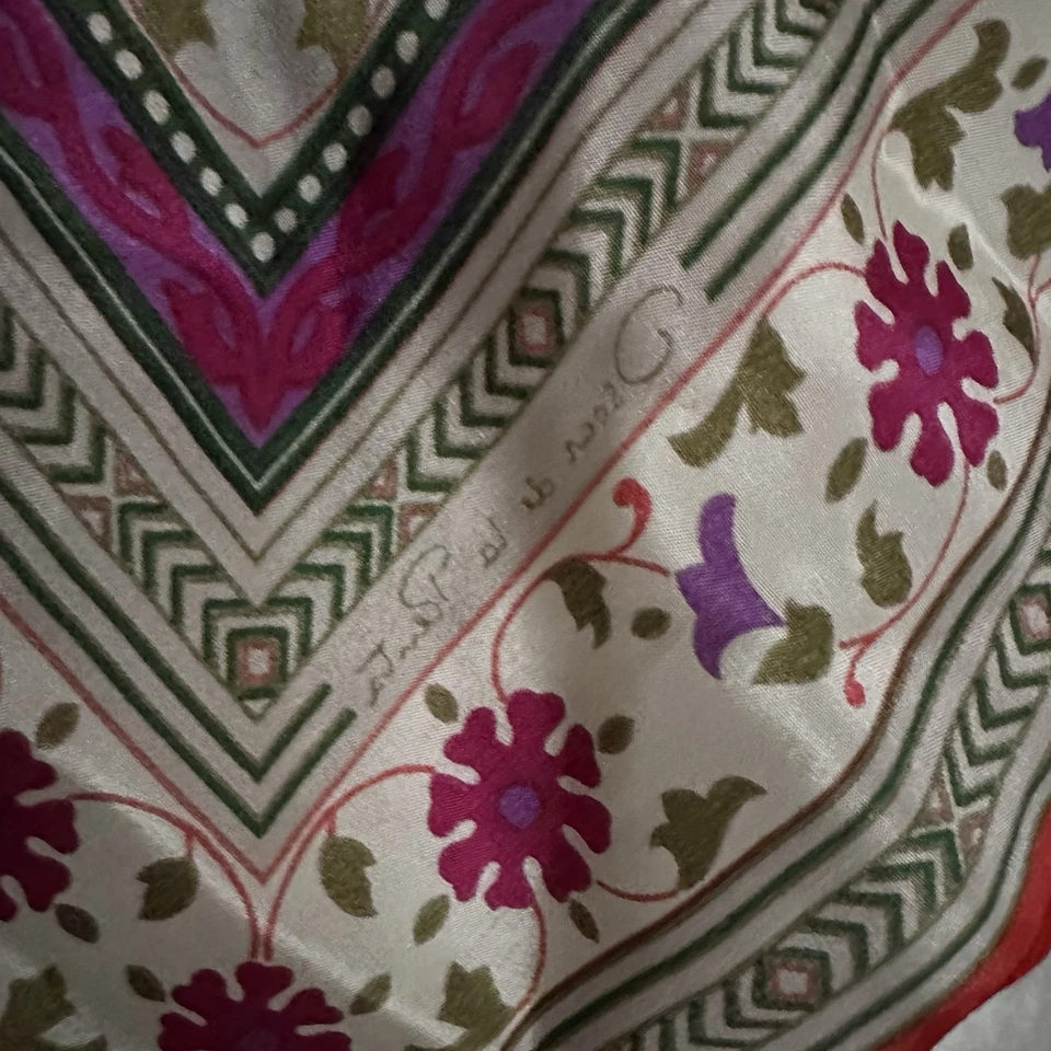 De Colección Oscar De La Renta 31" X 31" 100% Seda Bufanda Transparente Multicolor Floral Foto 4 de 4