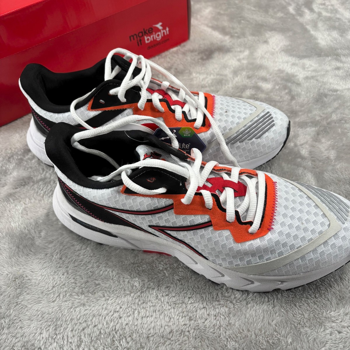Diadora Running Shoes Womens 10 White Black Red Mythos Blushield