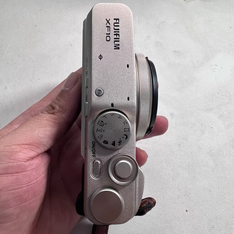 Fujifilm Fuji XF10 Digital Camera MP 4K Video Recording Built-in Wi-Fi  Gold