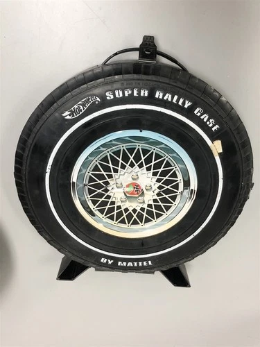 VINTAGE 1970s HOT WHEELS BLACKWALL COLLECTION IN RACE CASE NICE SHAPE