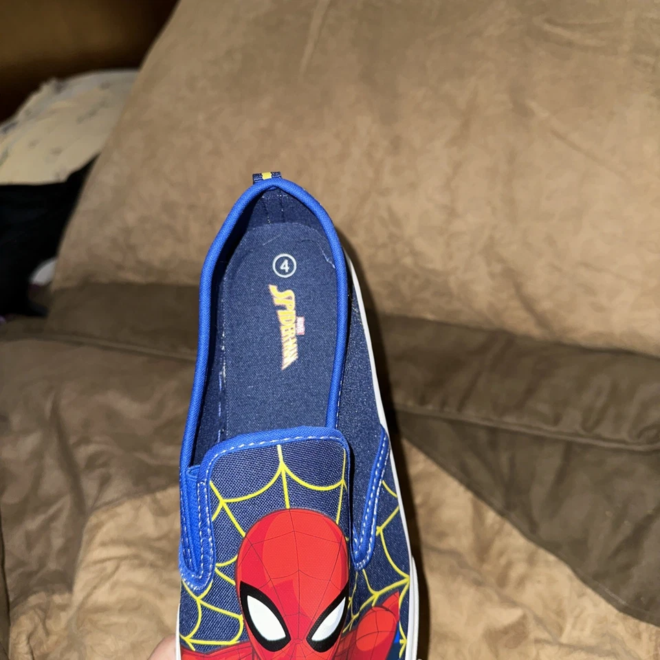 NUEVAS Tenis sin Cordones SpiderMan Talla 4 ZAPATOS JÓVENES NIÑOS GRANDES Marvel Spider-man Niños Foto 3 de 4