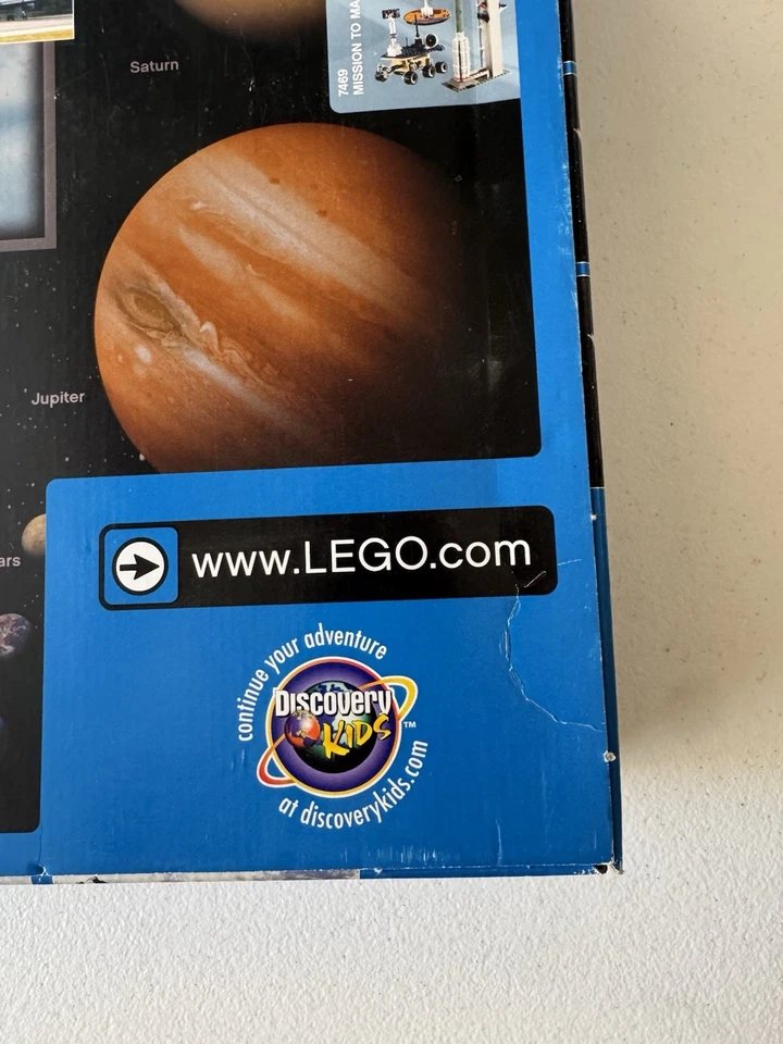 LEGO Discovery: Space Shuttle Discovery-Sts-31 (7470) New Sealed Some Box Damage - Image 3 of 4