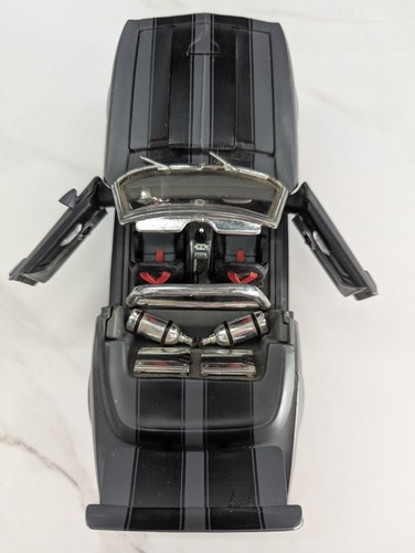 🌟MAISTO Model CHEVROLET CAMARO SS 1968 Scsle 1/24. Collectible model on a stand - Picture 16 of 23