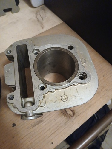 2001 Yamaha TTR 225 cylinder