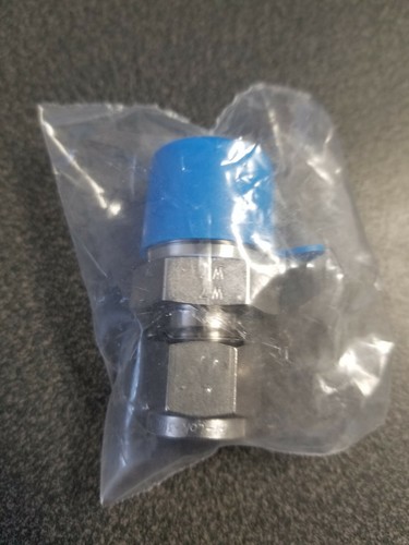 1  New in Bag Generant BILOK DCTZ 6-8-SS Connector, 3/8 Tube OD x 1/2 NPT