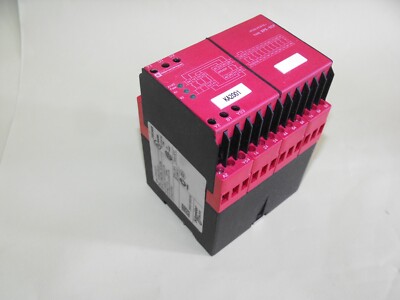 Telemecanique XPSECP5131.XPS-ECP.PREVENTA SAFETY RELAY.24V/AC.USED