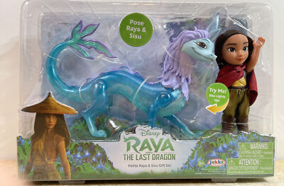 New Disney's Raya and The Last Dragon Petite Raya & Sisu Gift Set Sisu Lights Up