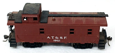 HO Scale Train Box Car AT & SF 1951 Brown Caboose Made Hong Kong #M6