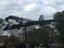 DOUGLAS DC-3 UNITED Whirligig Warbird  Weathervane Lawn Wind Ornamant  Airplane