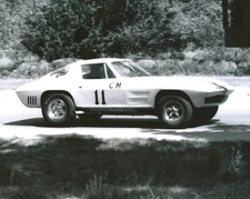 Vintage 8 X10 1963 Road America Dick Thompson Lightweight Corvette Sting Ray