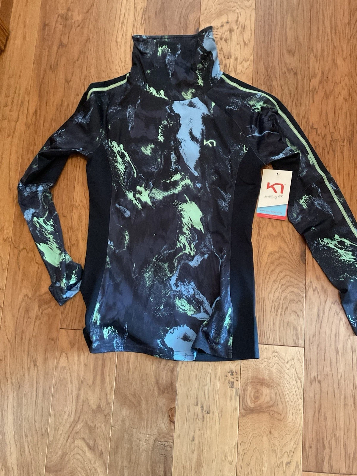 Womens’s Kari Traa Small Fierce Base Layer Top Black Multi-color Long Sleeve NWT