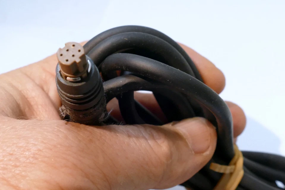 Canon 6 pin male cord for Flash TTL 300 sync cable 10 feet long - Image 2 of 4