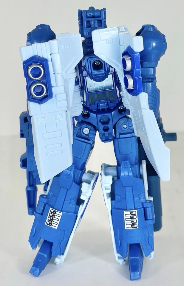 Figura Hasbro Completa Transformers Scourge Titans Return Deluxe Class Foto 3 de 4