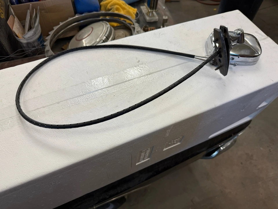 1976 Chevrolet Monte Carlo exterior manual controle remoto espelho porta motorista LH - Imagem 2 de 4