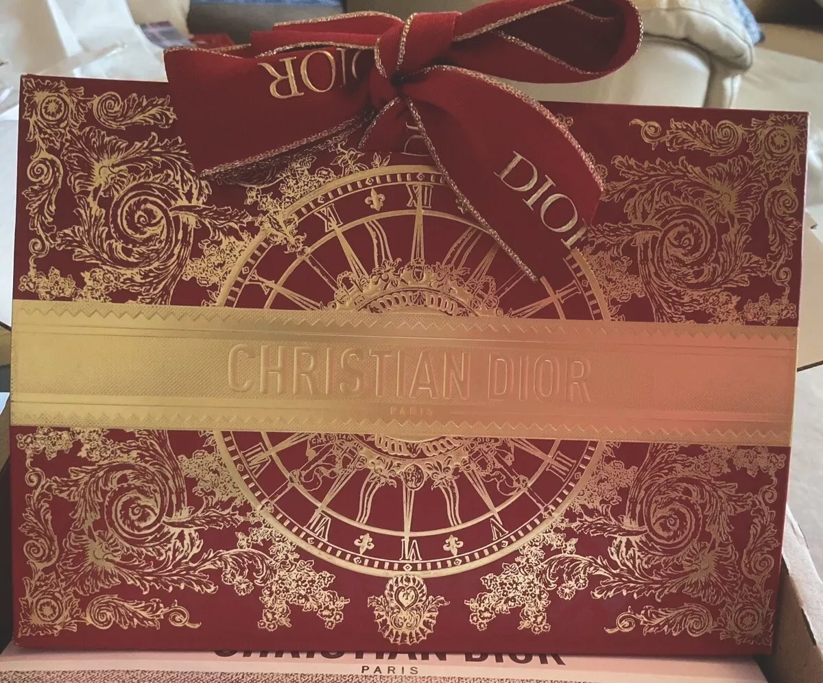 Sac pochette cadeau Dior rouge design Nouvel An lunaire 2025 ?Belle petite/moyenne.