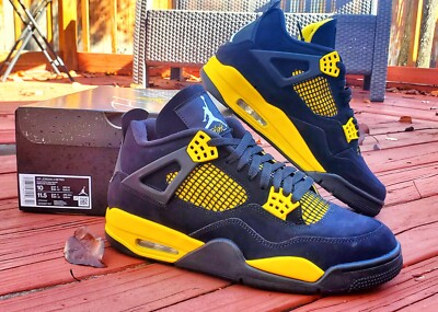 Size 10 - Jordan 4 Retro Mid Thunder
