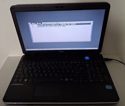 Fujitsu-Siemens Lifebook A512 Display 15,6''  Netbook  Lap Top  ( 1122 )