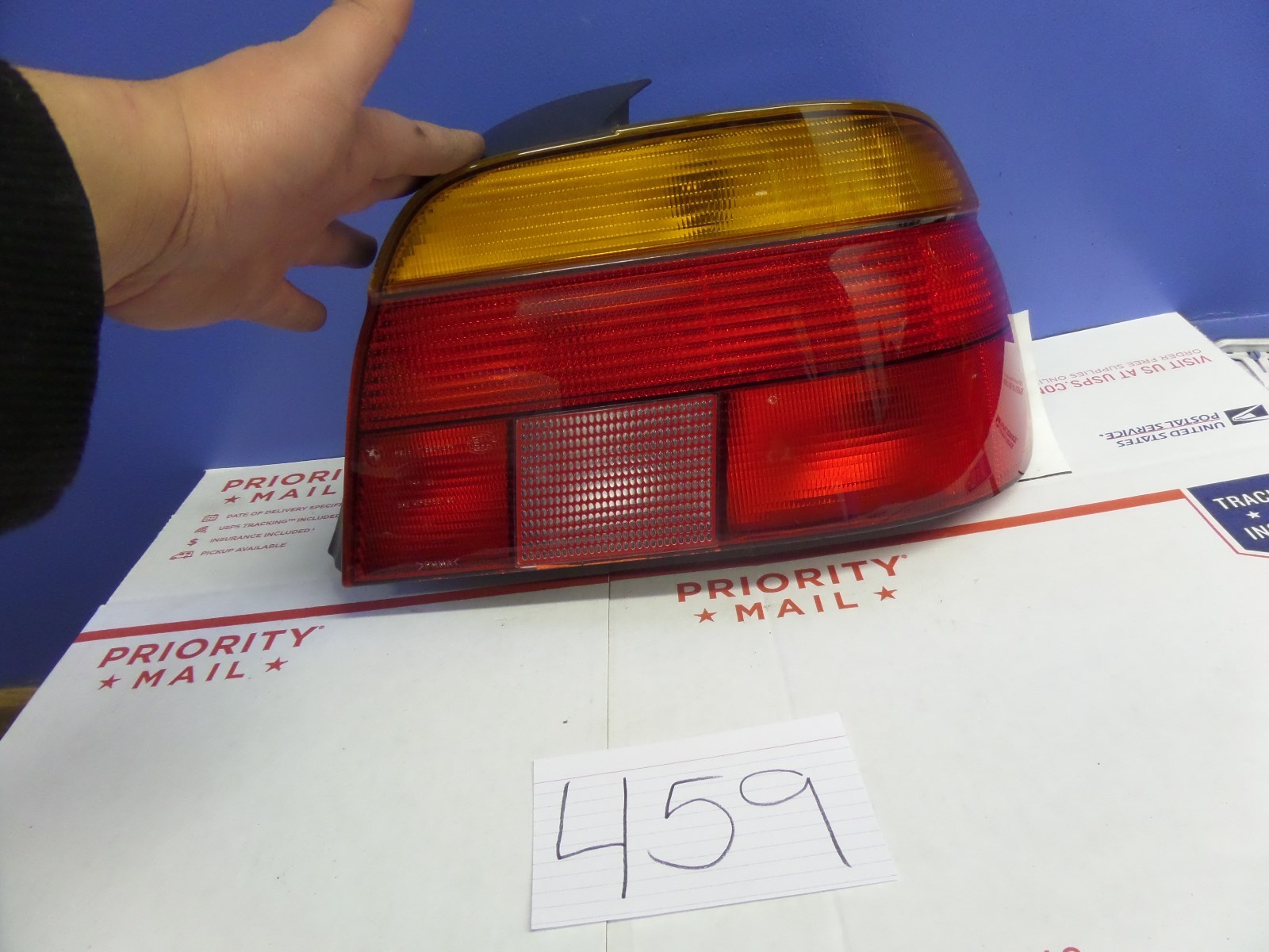 97 98 99 00 BMW 528 sedan  PASSENGER side tail light Used rear 