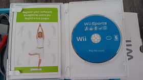 Nintendo Wii Console White Complete In Box CIB with Wii Sports Bundle - Tested