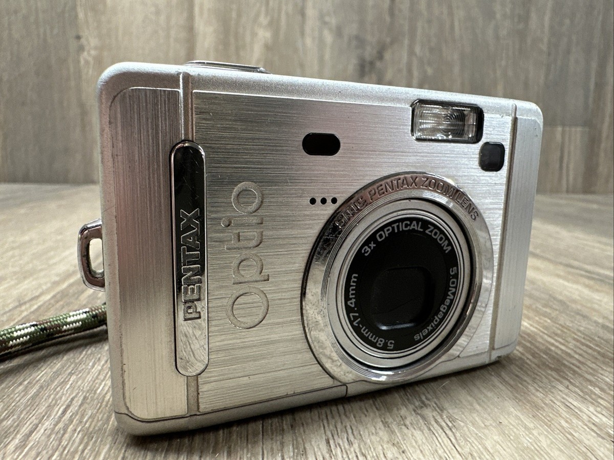 PENTAX　Optio　S50デジカメ PENTAX Pentax Optio S50 5.0MP Digital Camera - Silver for